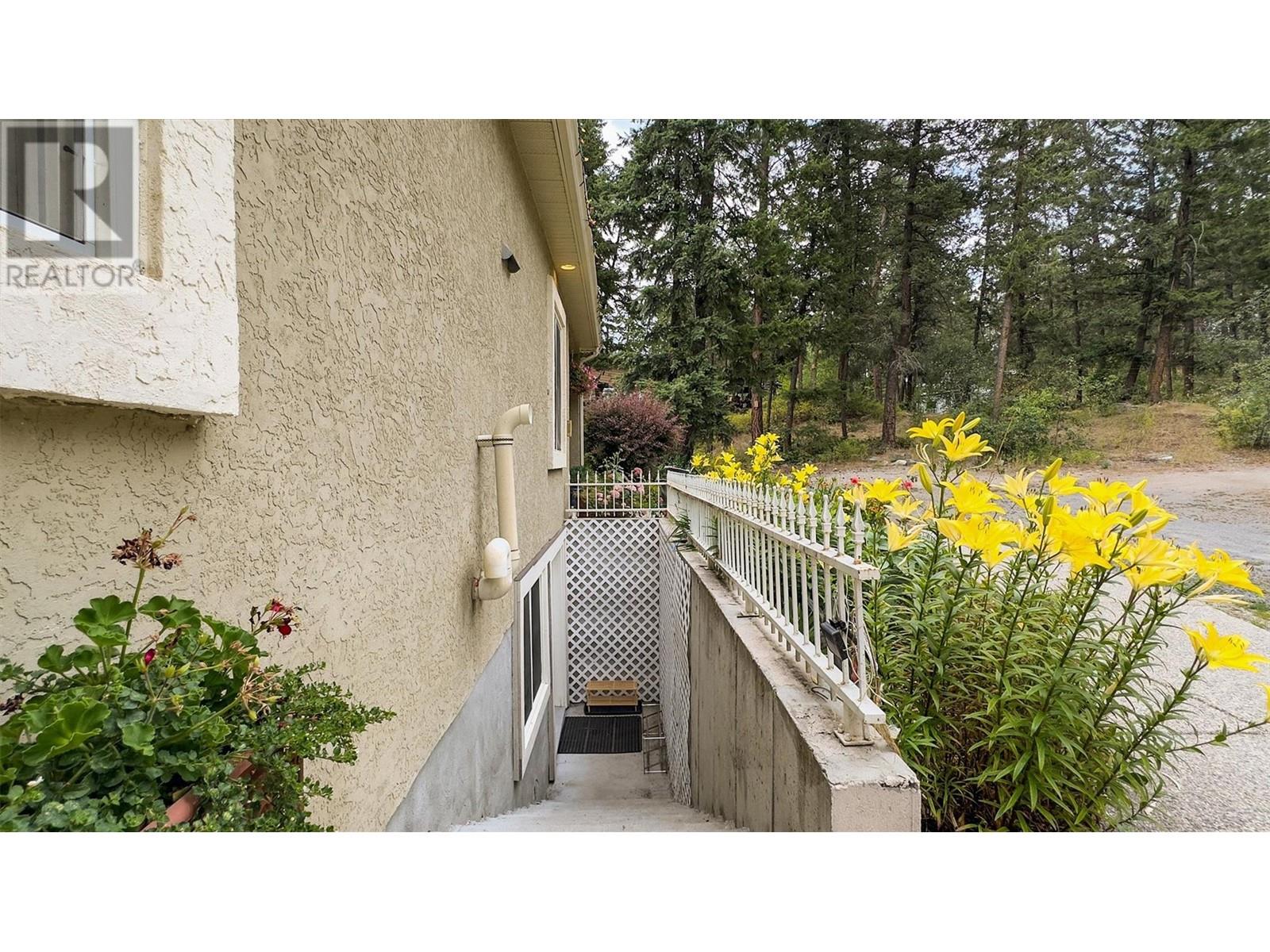  3605 Luxmoore Road, Kelowna