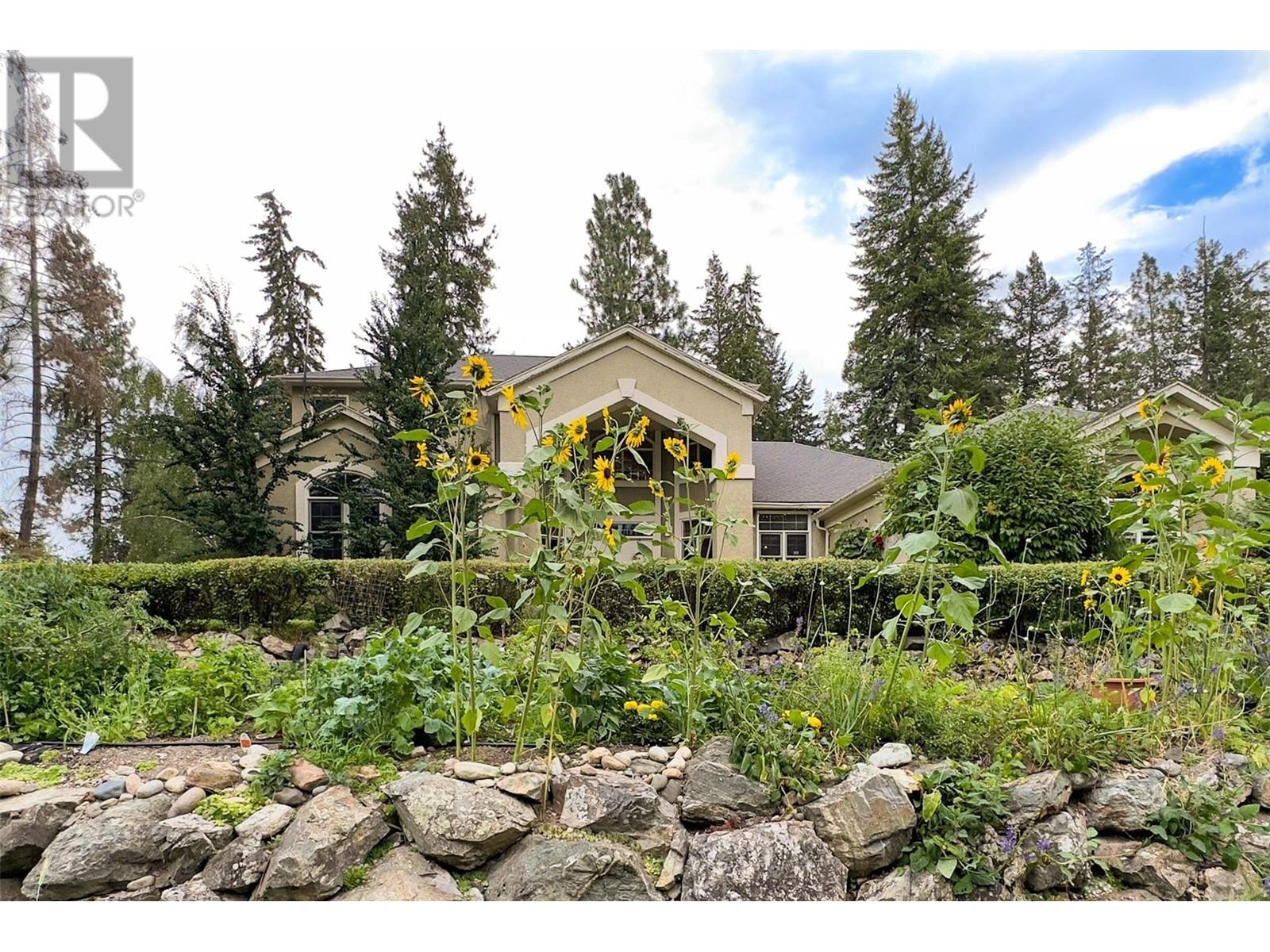  3605 Luxmoore Road, Kelowna