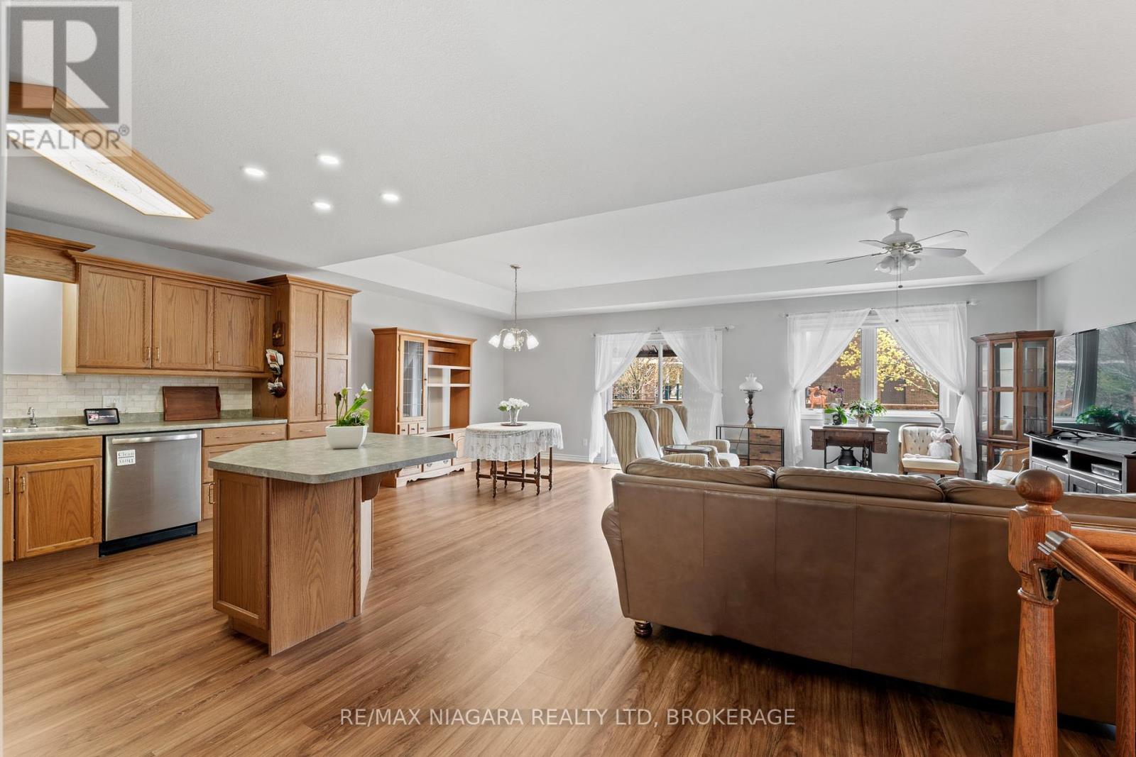 Photo 9 of 4 3730 Disher Street, Fort Erie ON