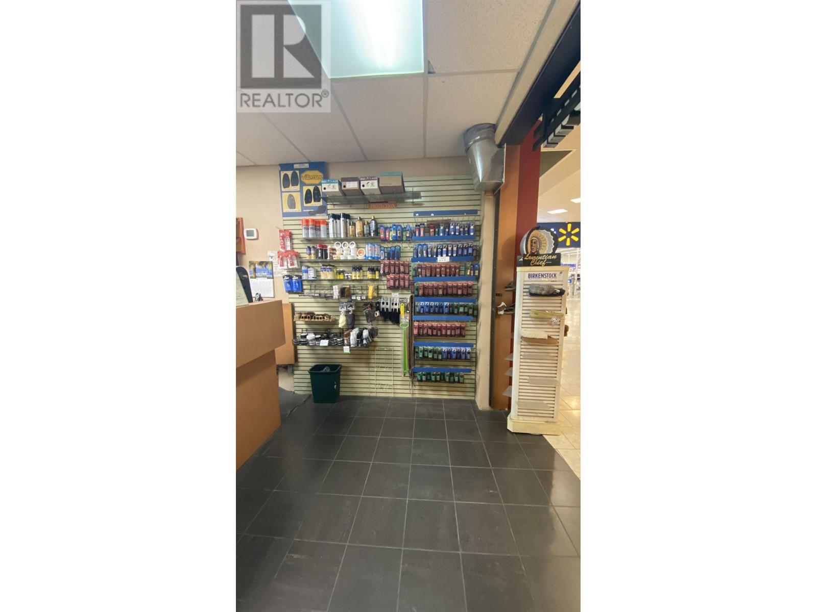 29A 935 MARINE, North Vancouver