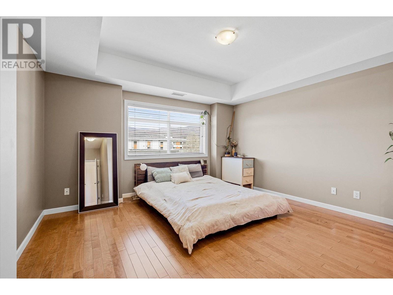 303 1905 Pandosy Street, Kelowna