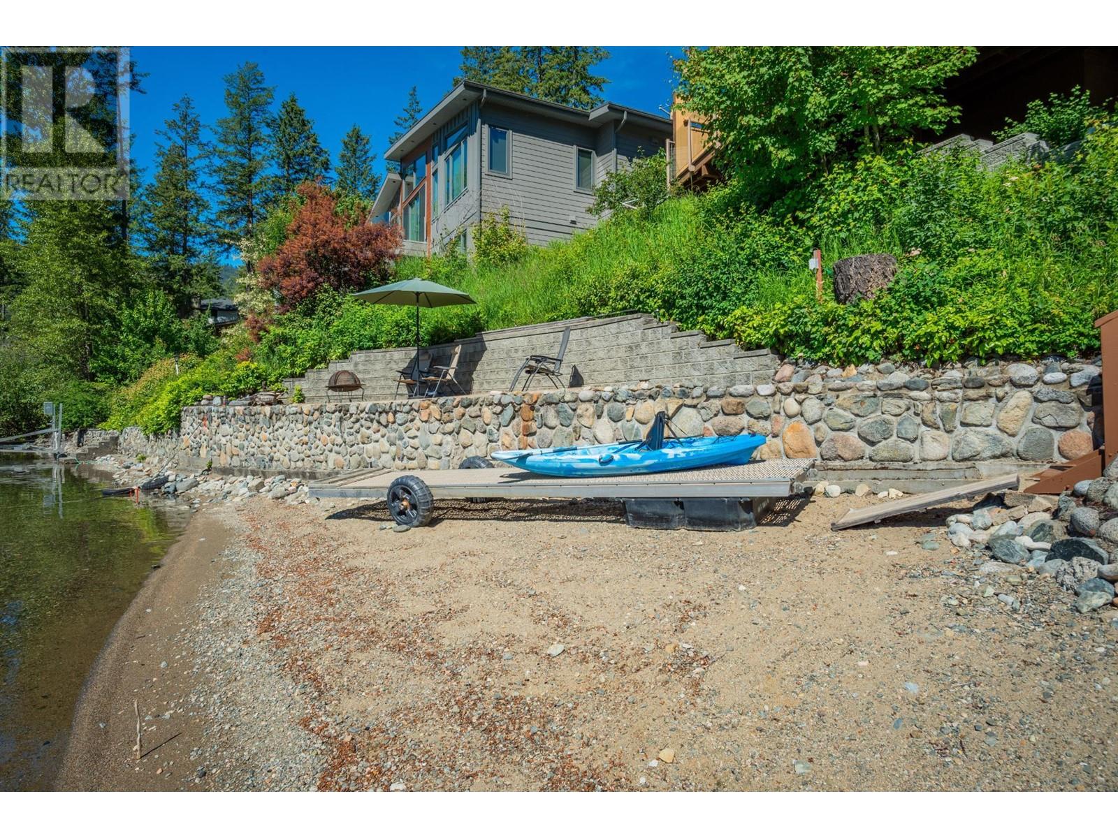93 EAST LAKE Drive, Christina Lake