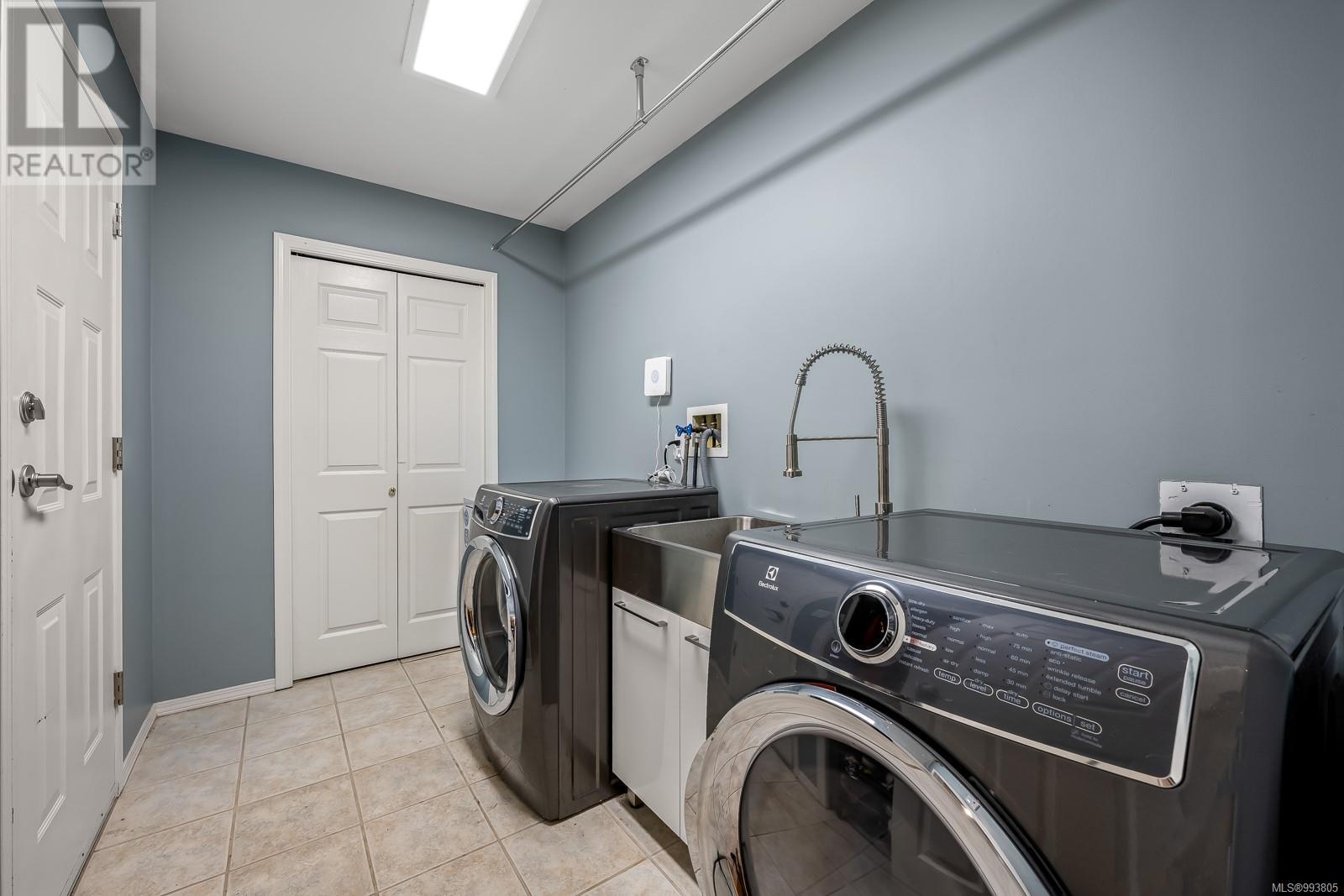 1595 Mallard Dr, Courtenay real estate listing 993805