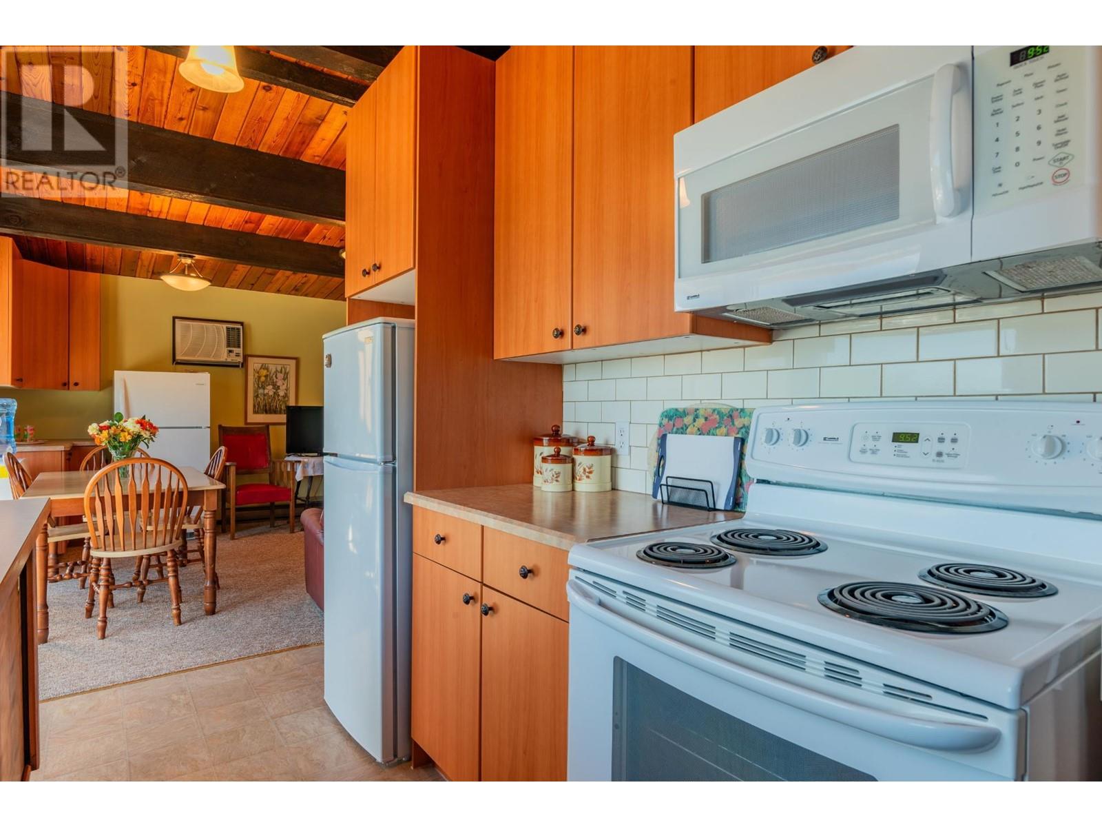 93 EAST LAKE Drive, Christina Lake