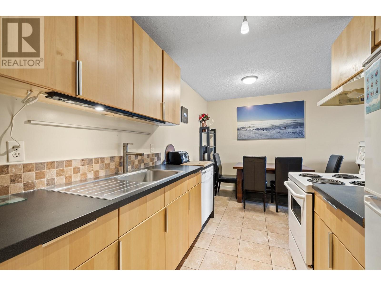 303 6430 Whiskey Jack Road, Big White