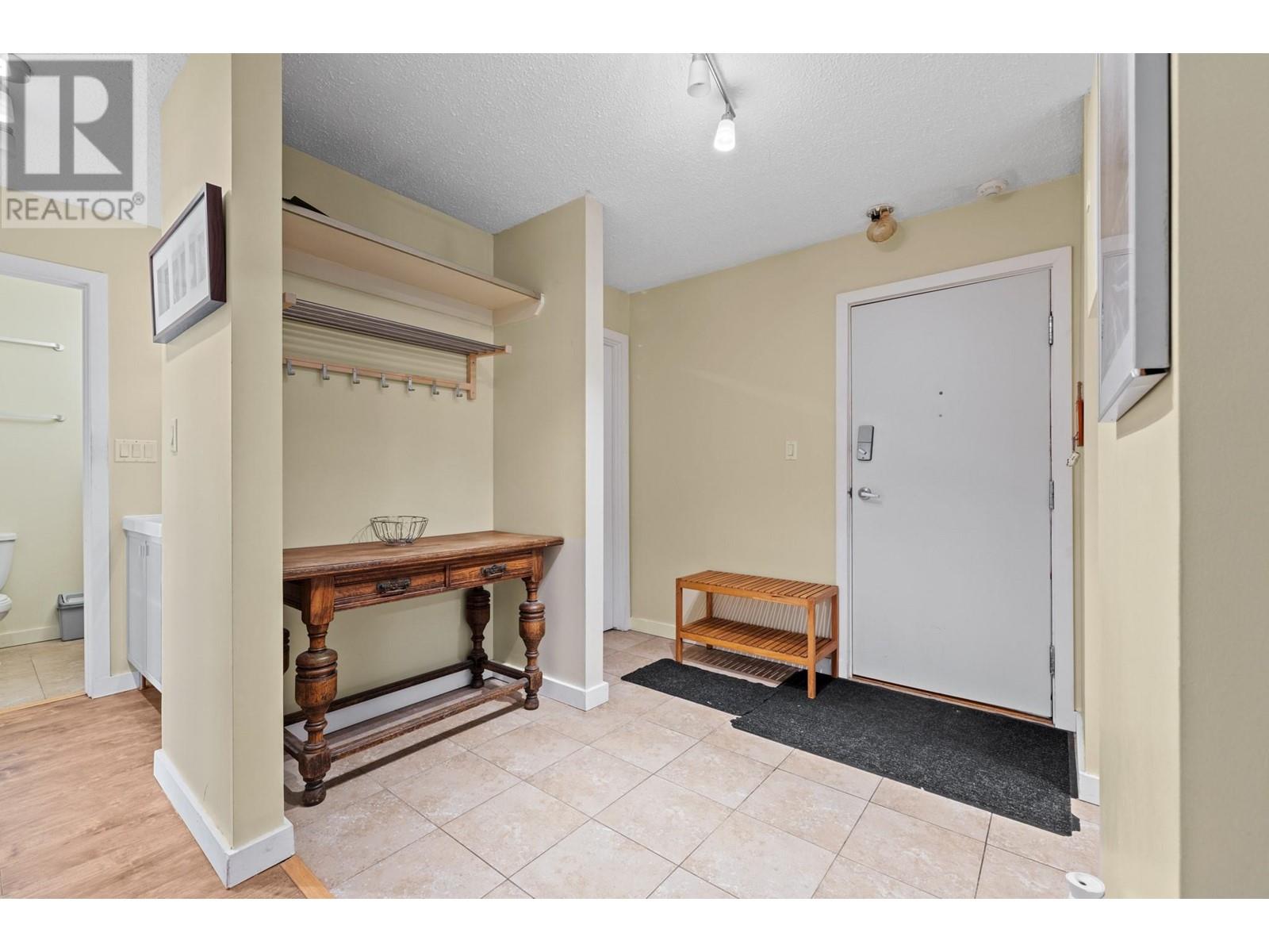 303 6430 Whiskey Jack Road, Big White