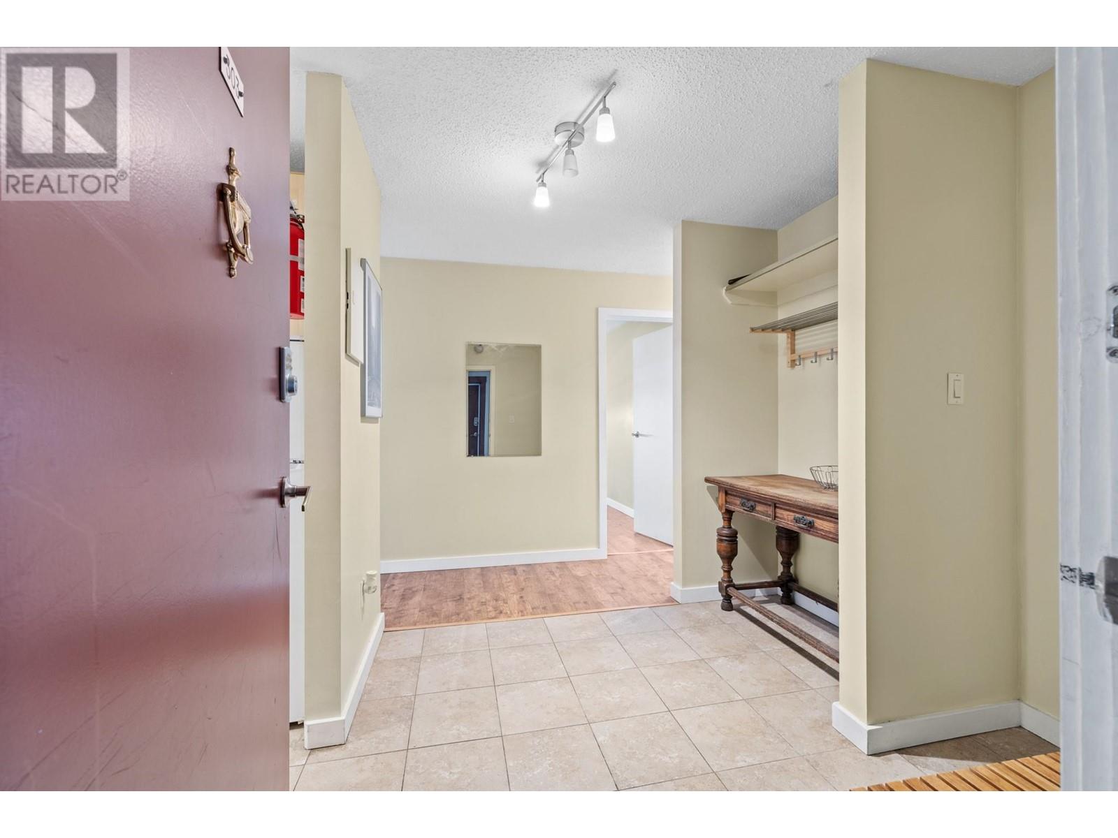 303 6430 Whiskey Jack Road, Big White