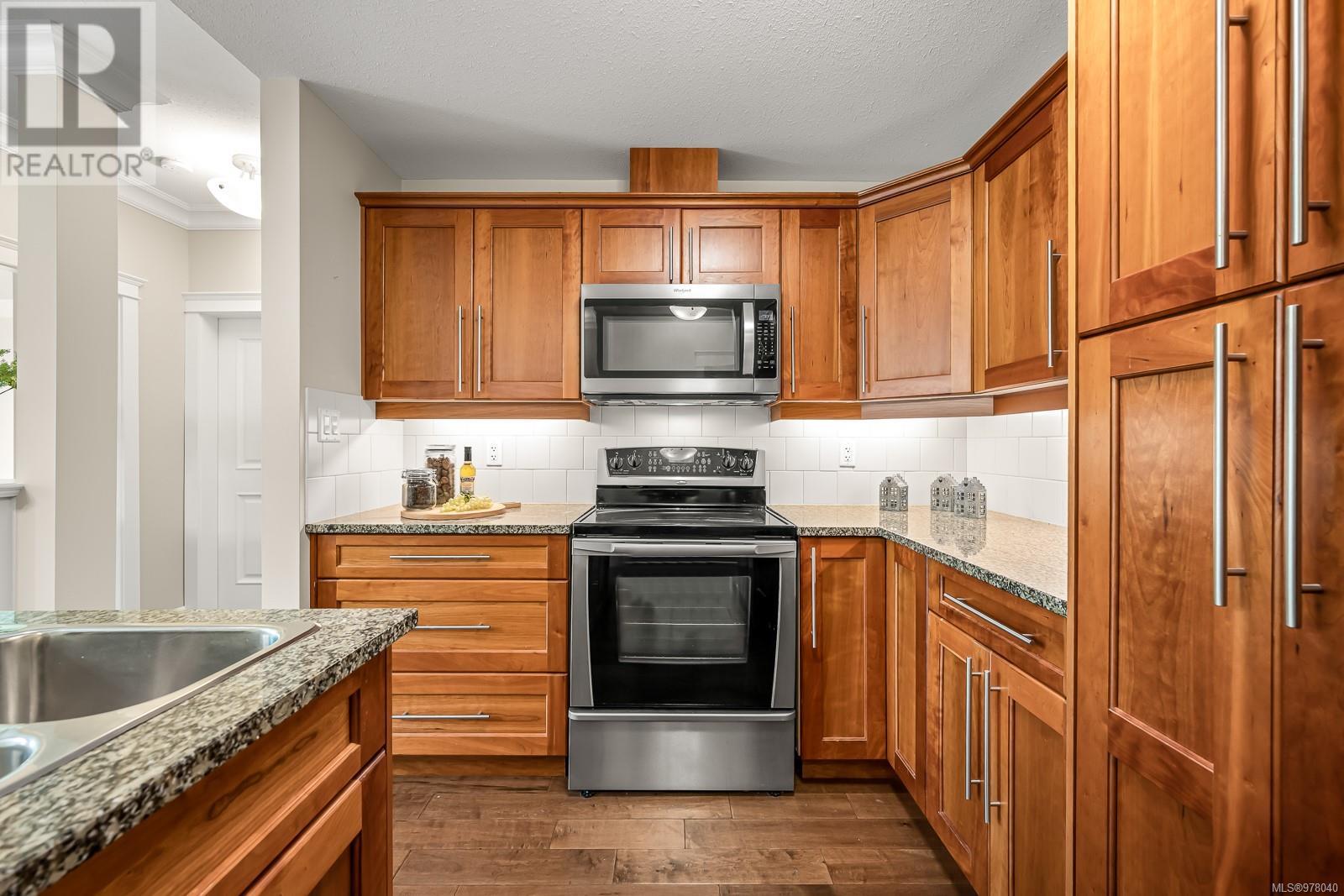 2111 44 Anderton Ave, Courtenay real estate listing 978040