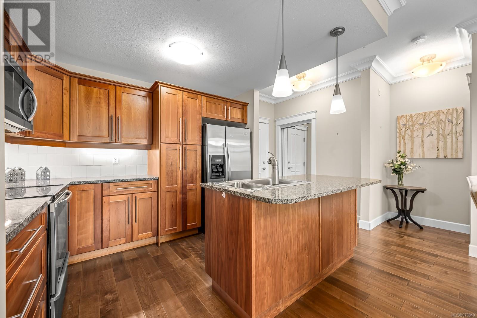 2111 44 Anderton Ave, Courtenay real estate listing 978040