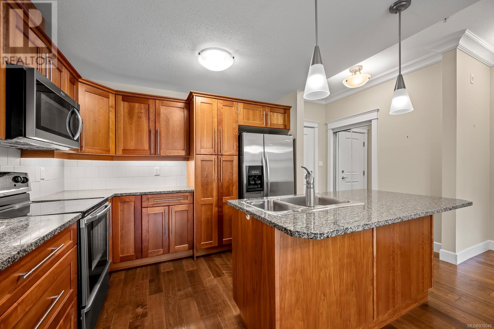 2111 44 Anderton Ave, Courtenay real estate listing 978040