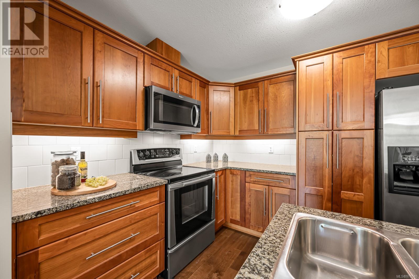 2111 44 Anderton Ave, Courtenay real estate listing 978040