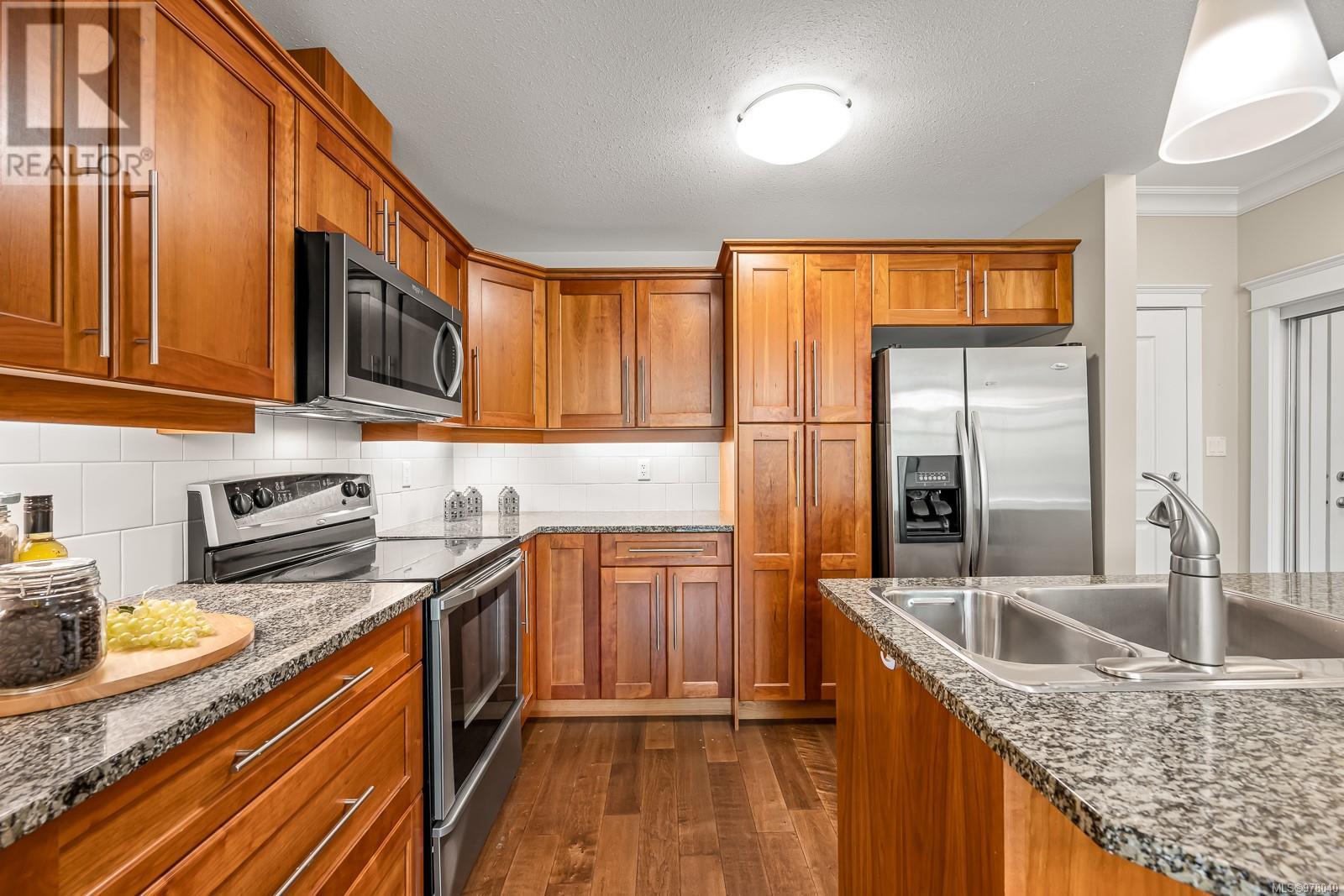 2111 44 Anderton Ave, Courtenay real estate listing 978040