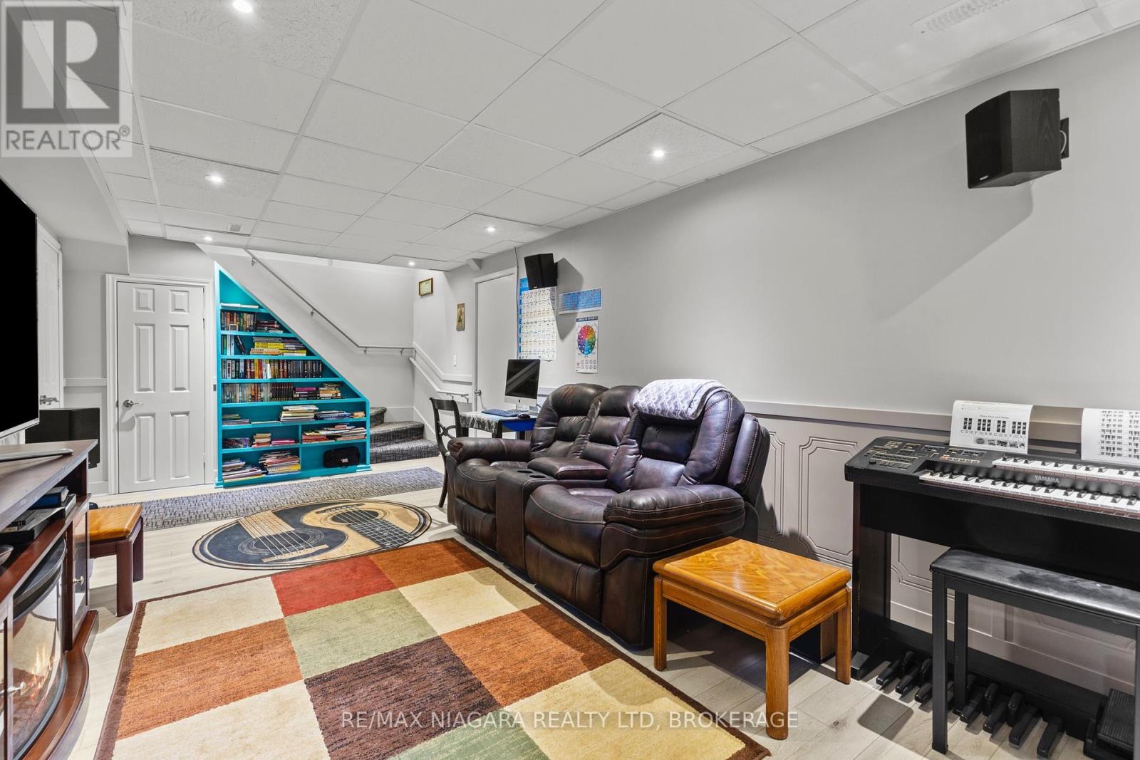 Photo 21 of 143 Welland Road, Pelham ON