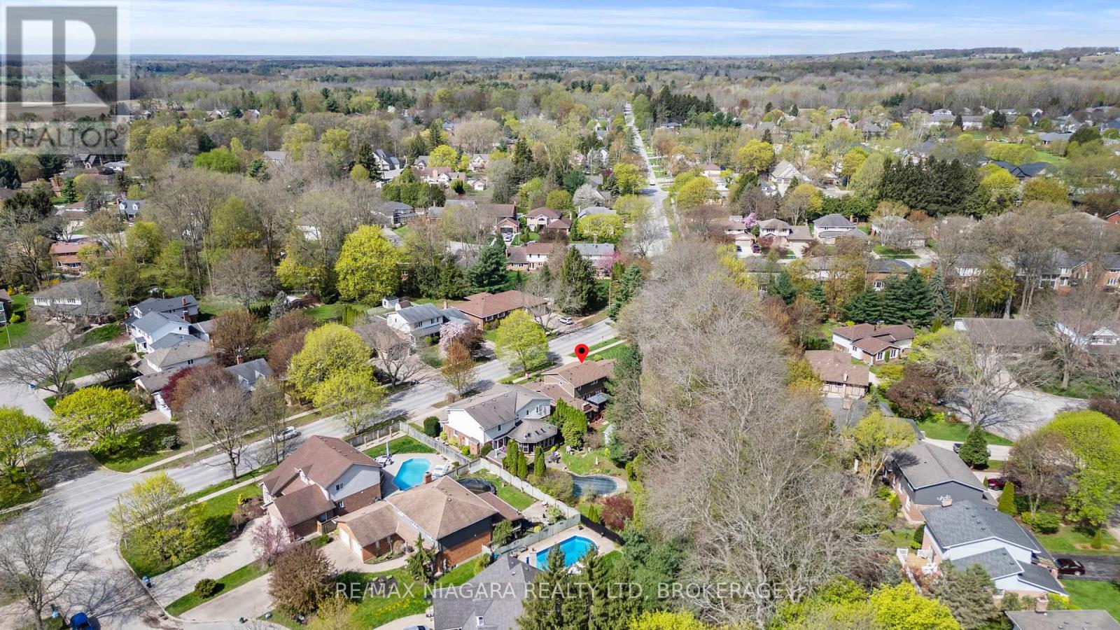 Photo 35 of 143 Welland Road, Pelham ON