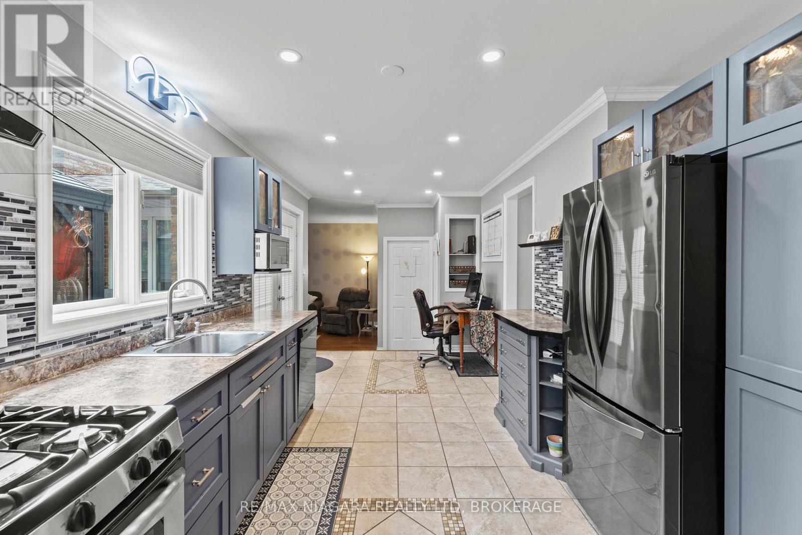 Photo 41 of 143 Welland Road, Pelham ON