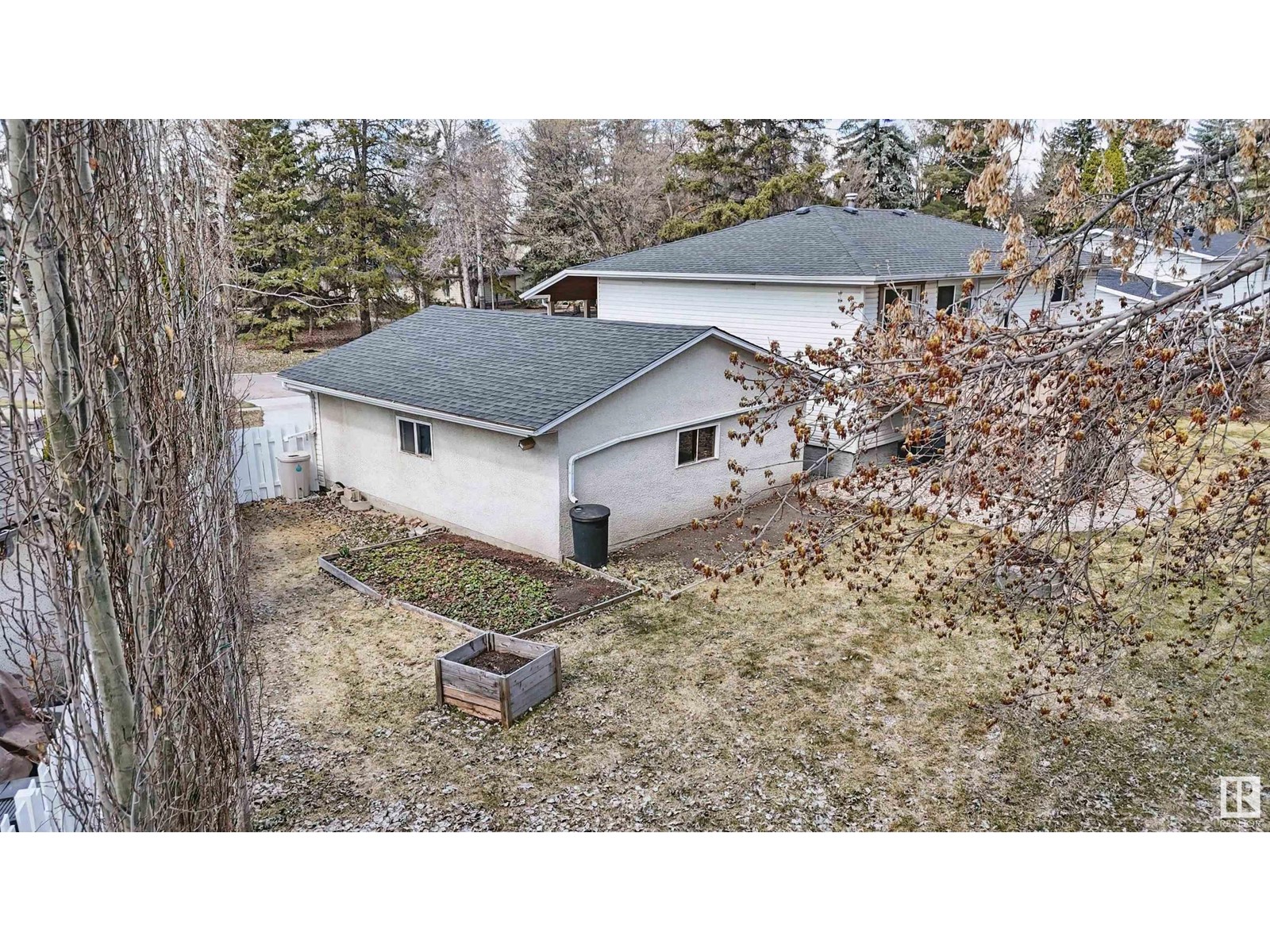 14 SPRUCE CR, St. Albert