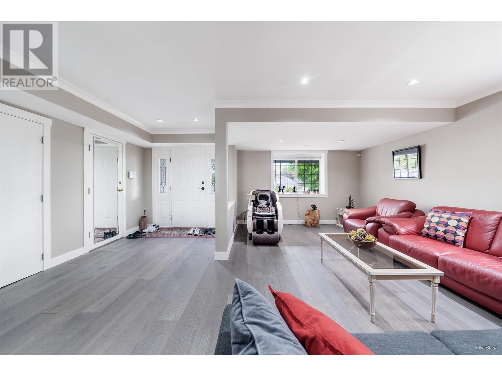 960 GOVERNOR COURT, Port Coquitlam real estate listing R2998833