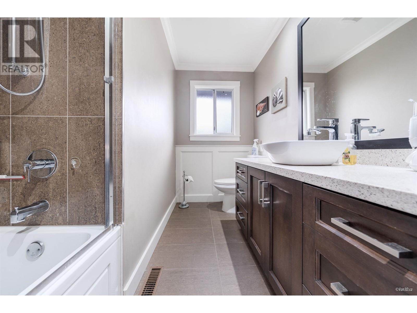 960 GOVERNOR COURT, Port Coquitlam real estate listing R2998833