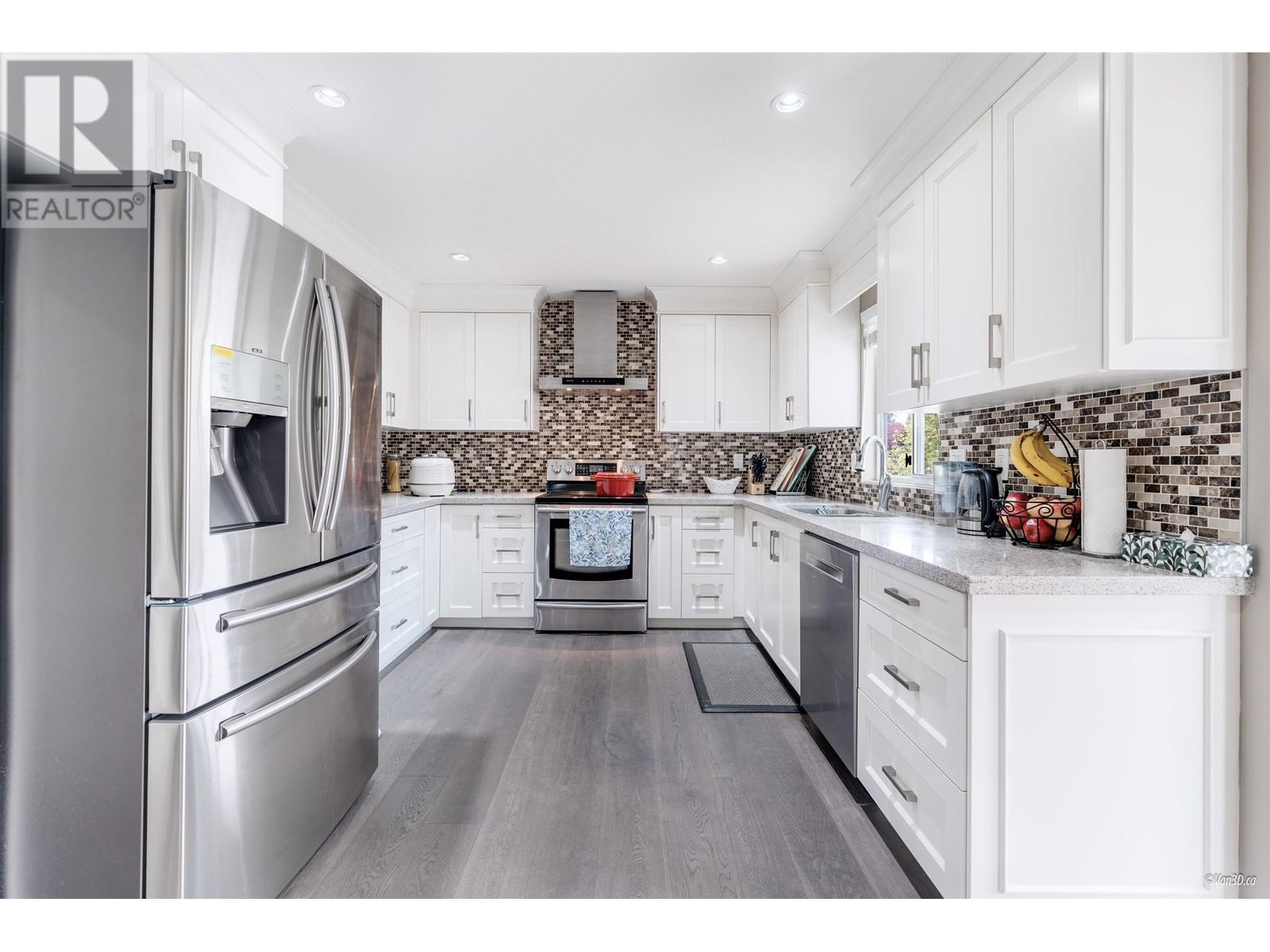 960 GOVERNOR COURT, Port Coquitlam real estate listing R2998833