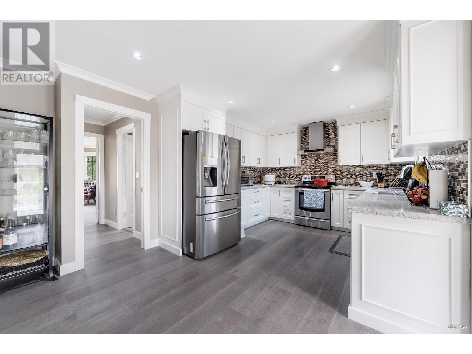 960 GOVERNOR COURT, Port Coquitlam real estate listing R2998833