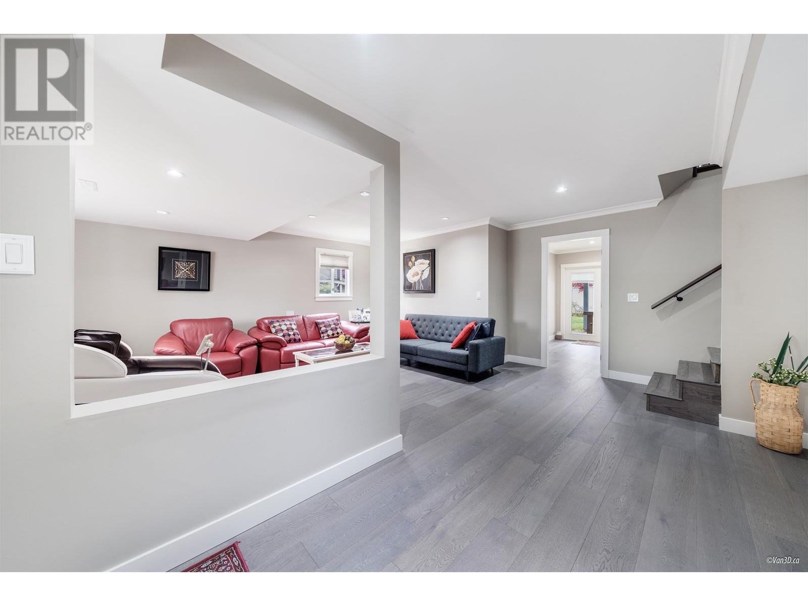 960 GOVERNOR COURT, Port Coquitlam real estate listing R2998833