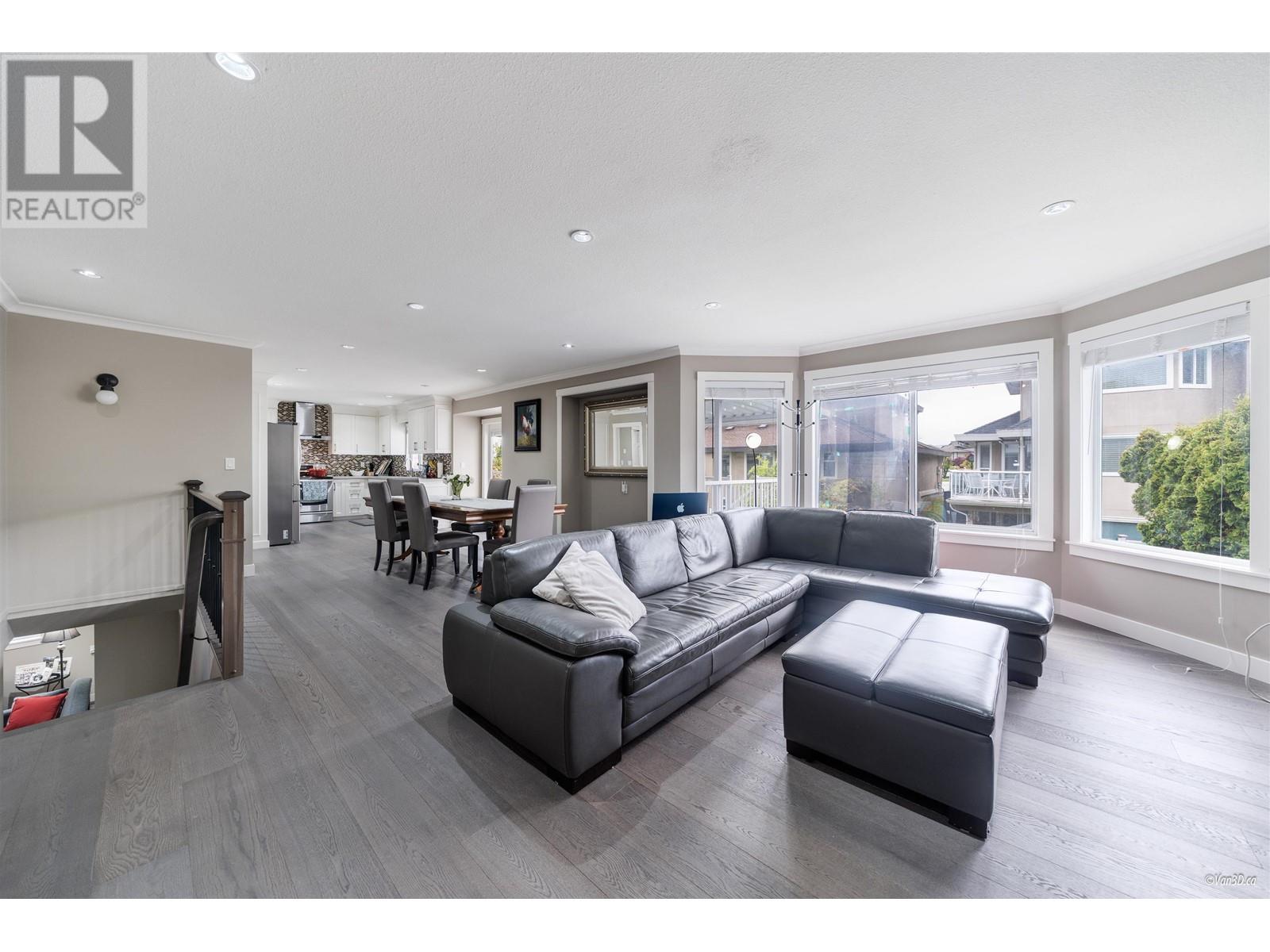 960 GOVERNOR COURT, Port Coquitlam real estate listing R2998833