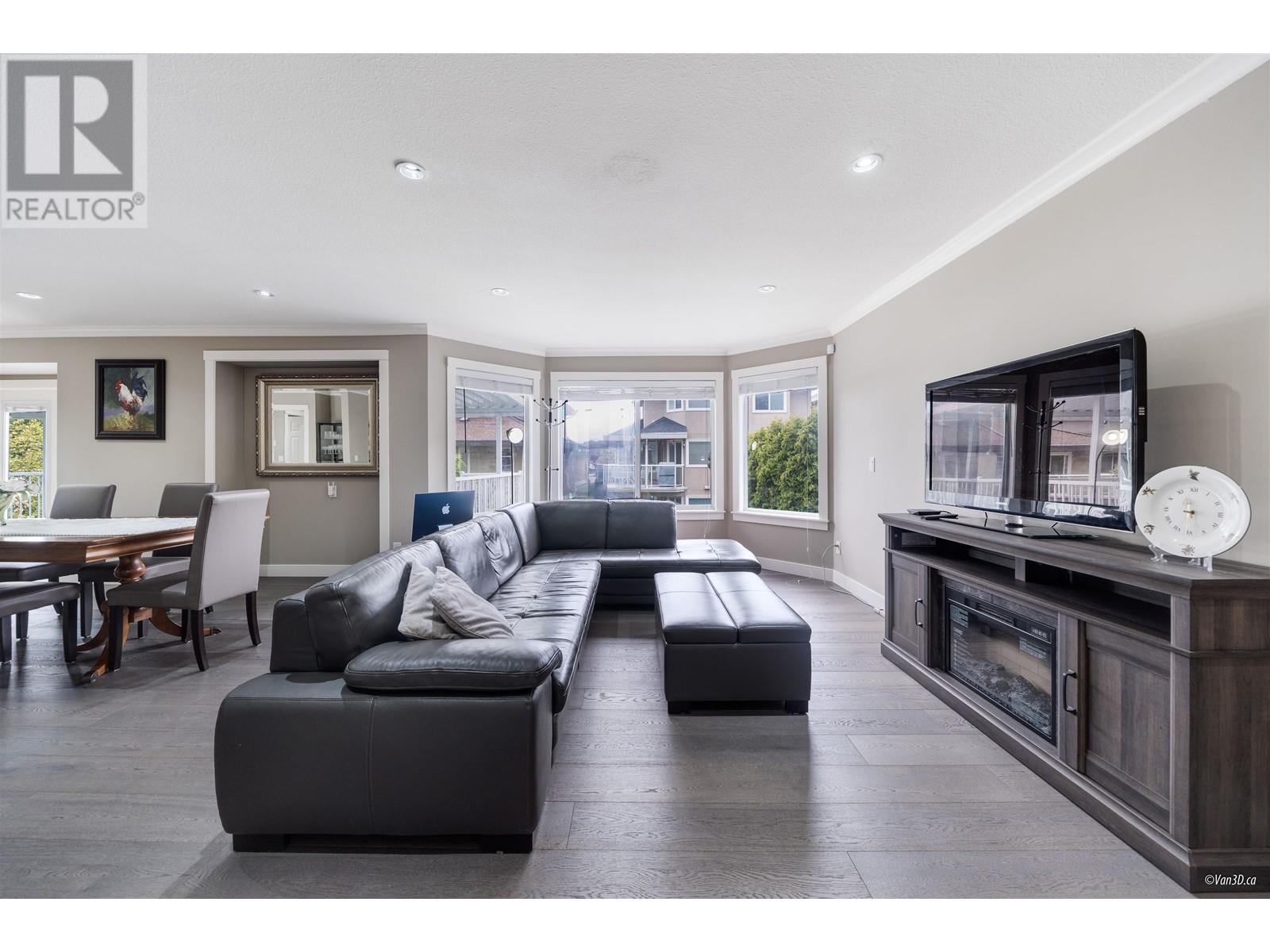 960 GOVERNOR COURT, Port Coquitlam real estate listing R2998833