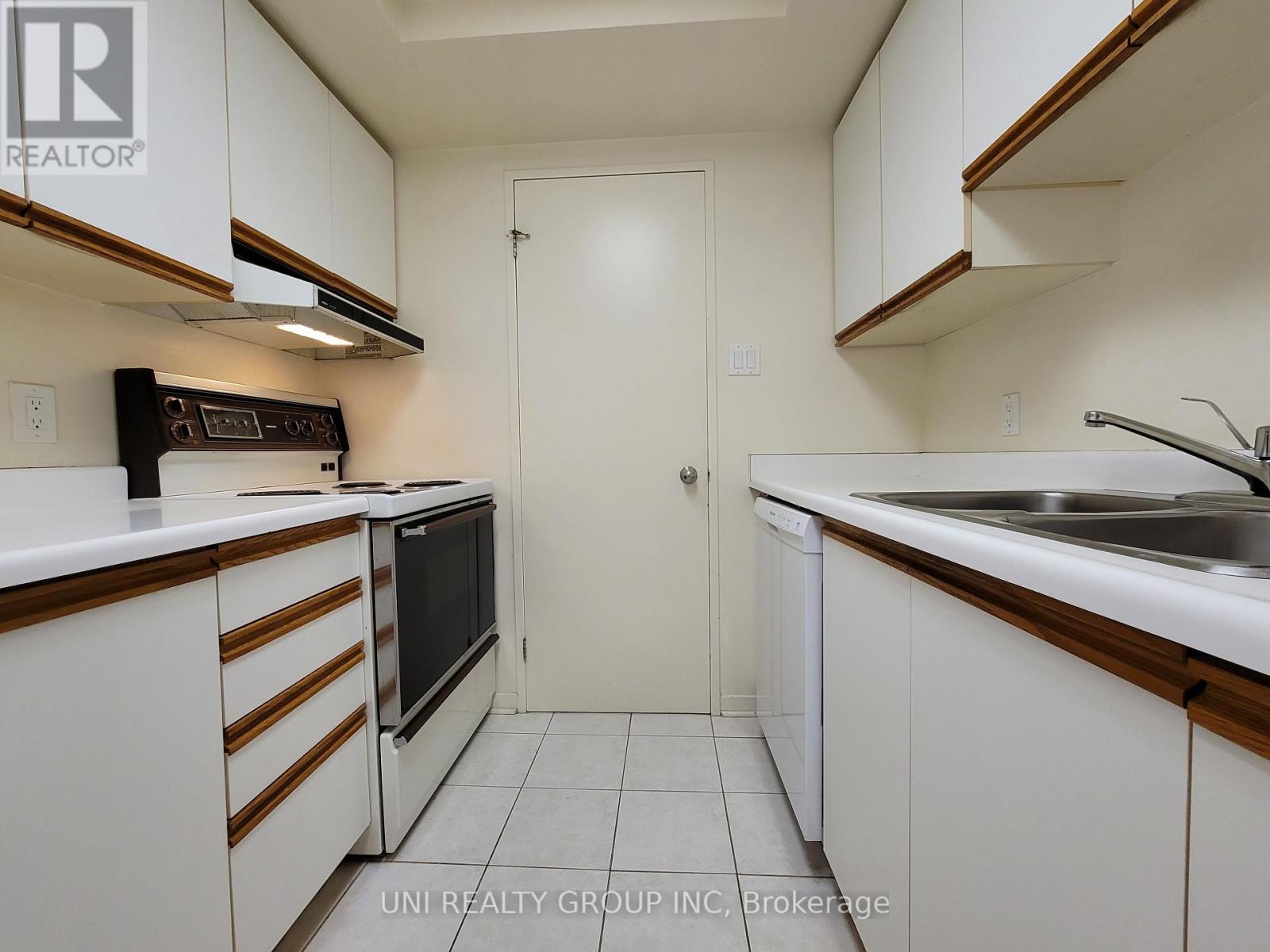 Photo 7 of 510 45 Holland Avenue, Ottawa ON