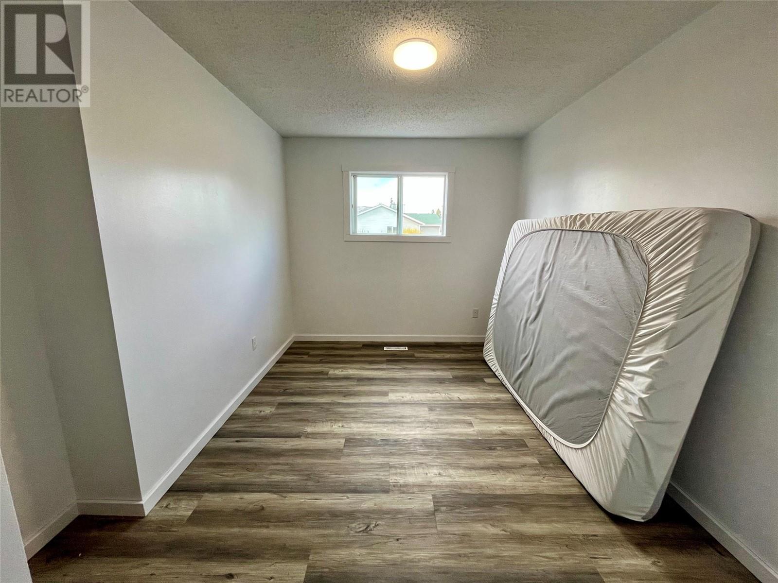140 Spruce Avenue, Tumbler Ridge