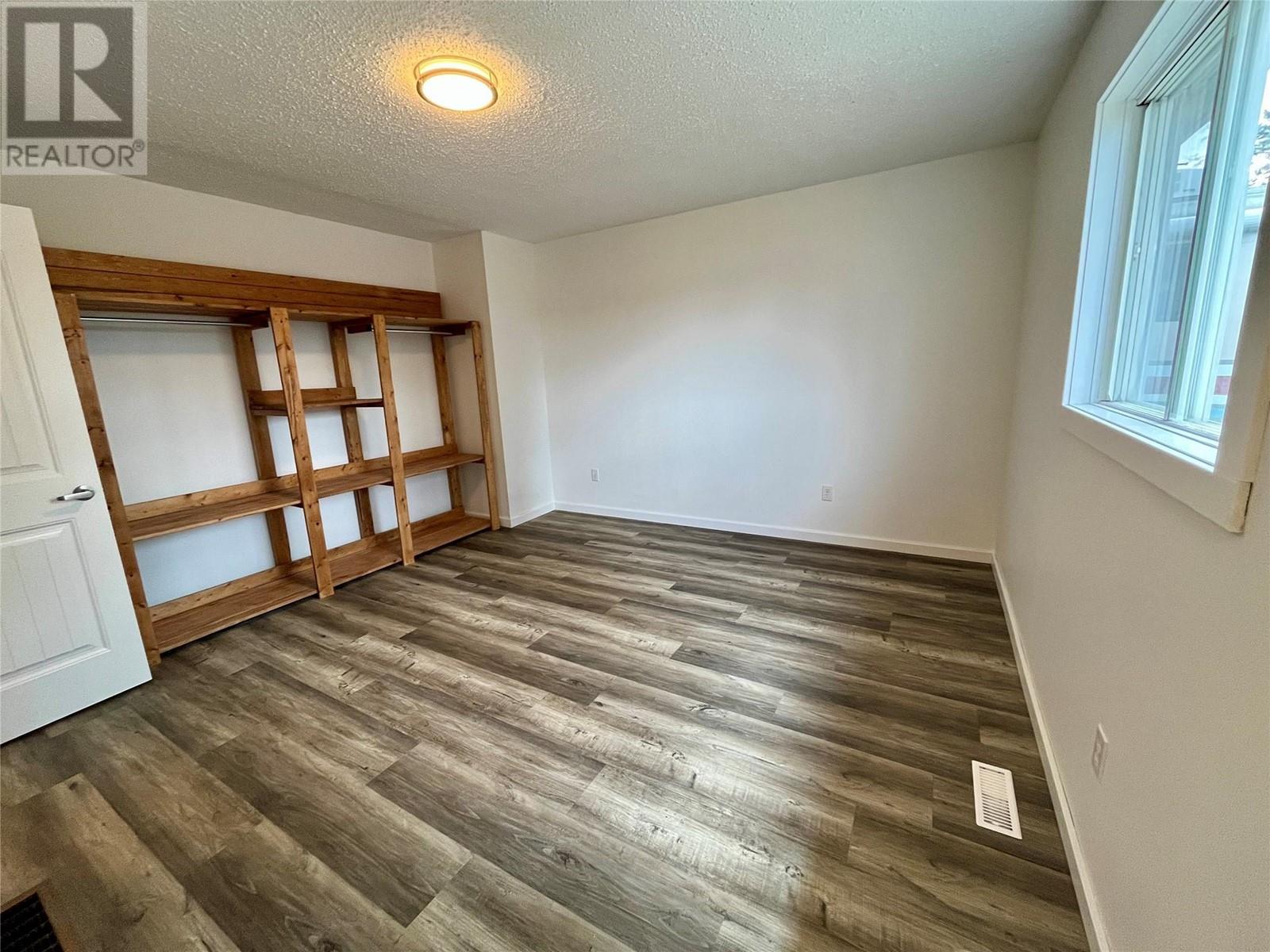 140 Spruce Avenue, Tumbler Ridge