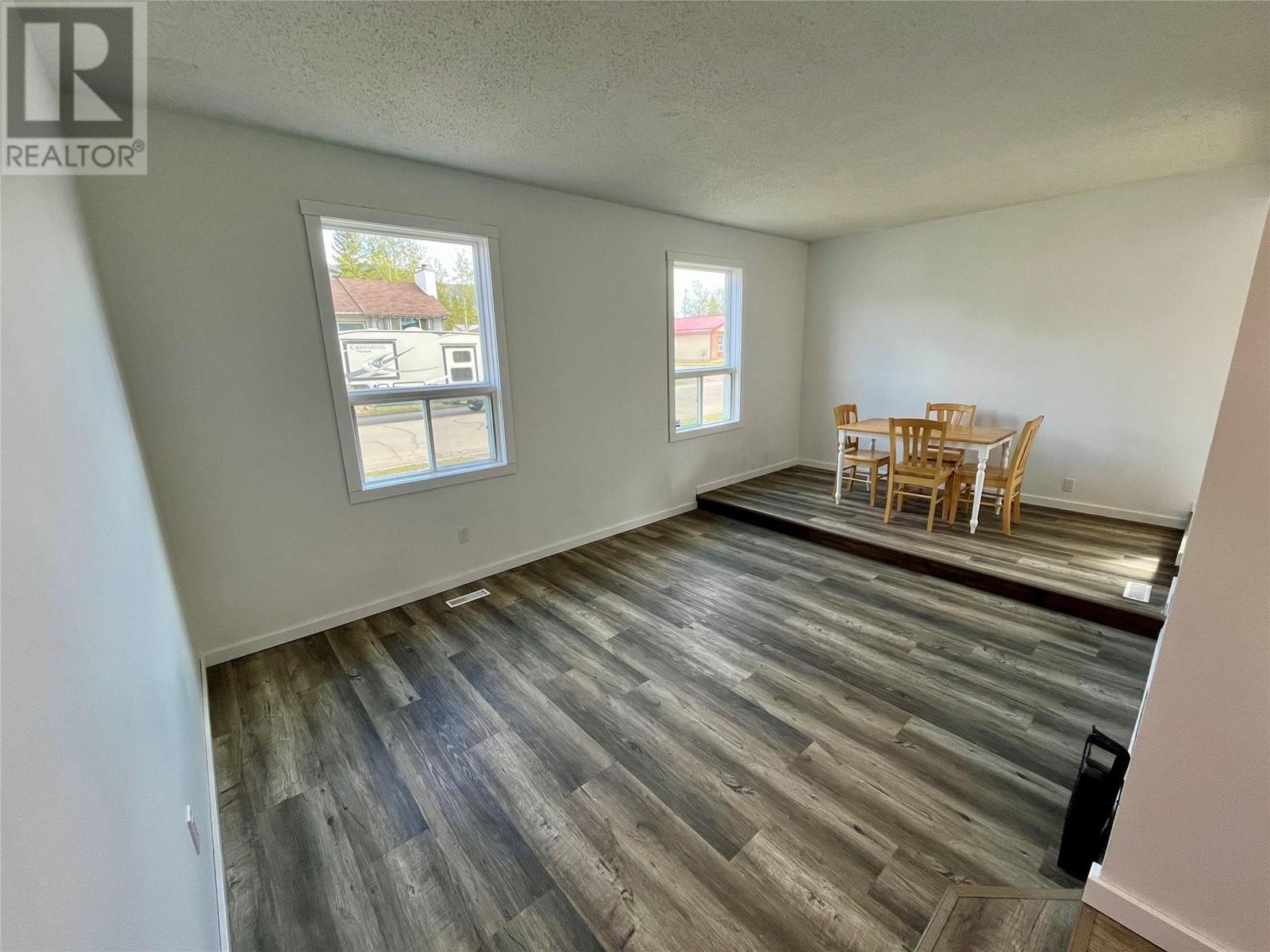140 Spruce Avenue, Tumbler Ridge