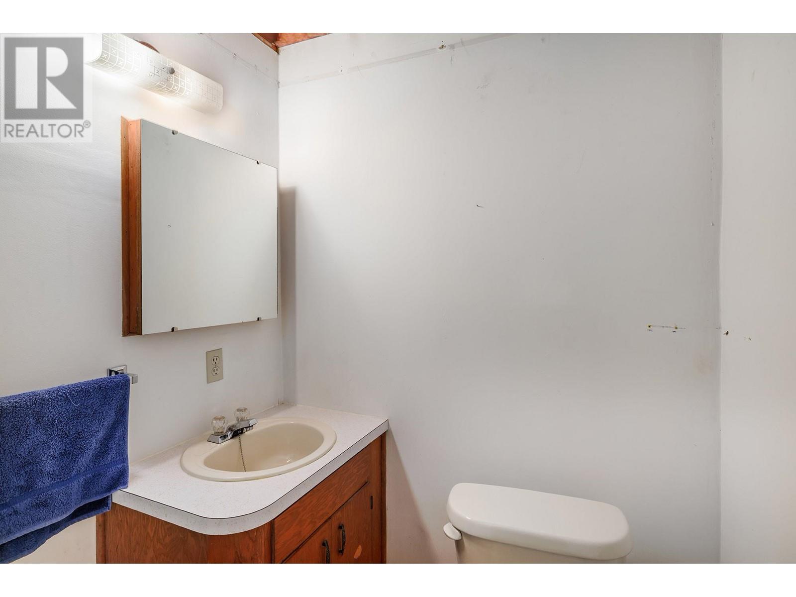  1347 Springfield Road, Kelowna