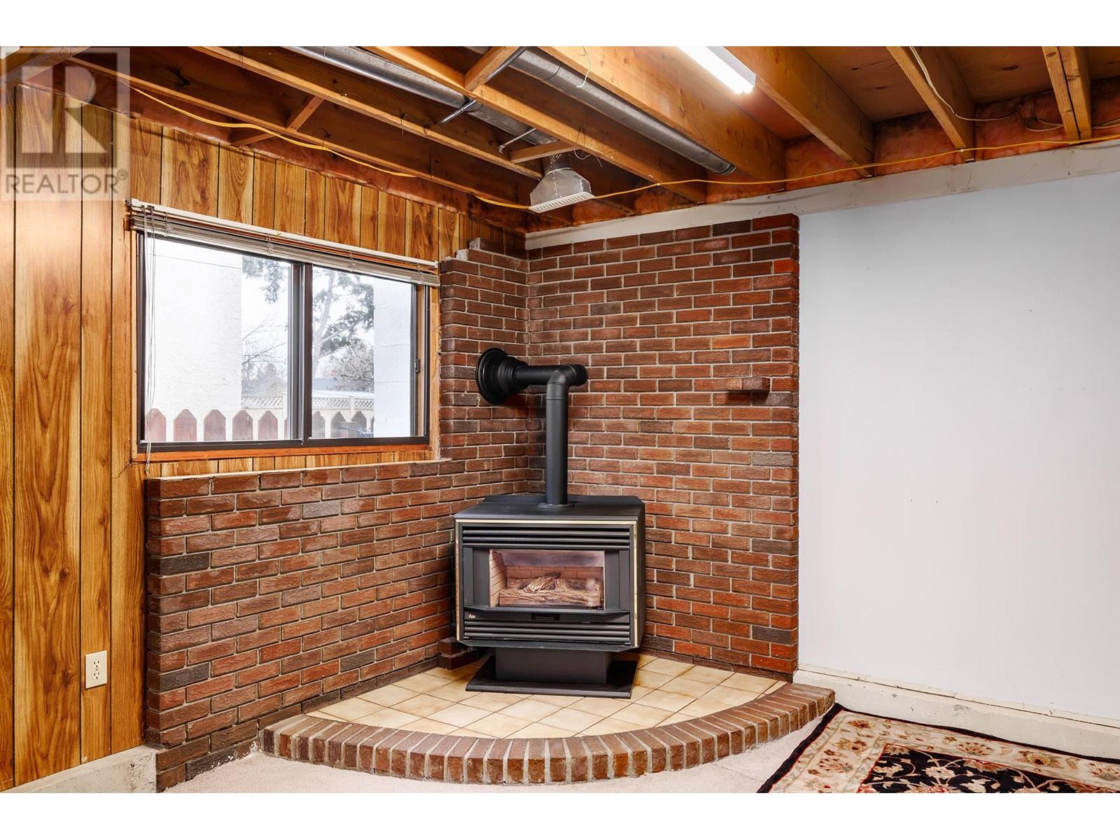  1347 Springfield Road, Kelowna