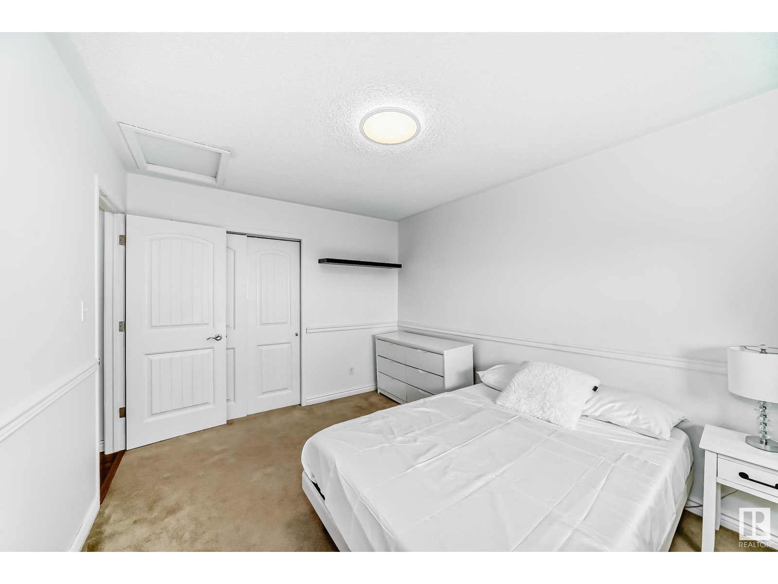 9 DOMINION WY, St. Albert