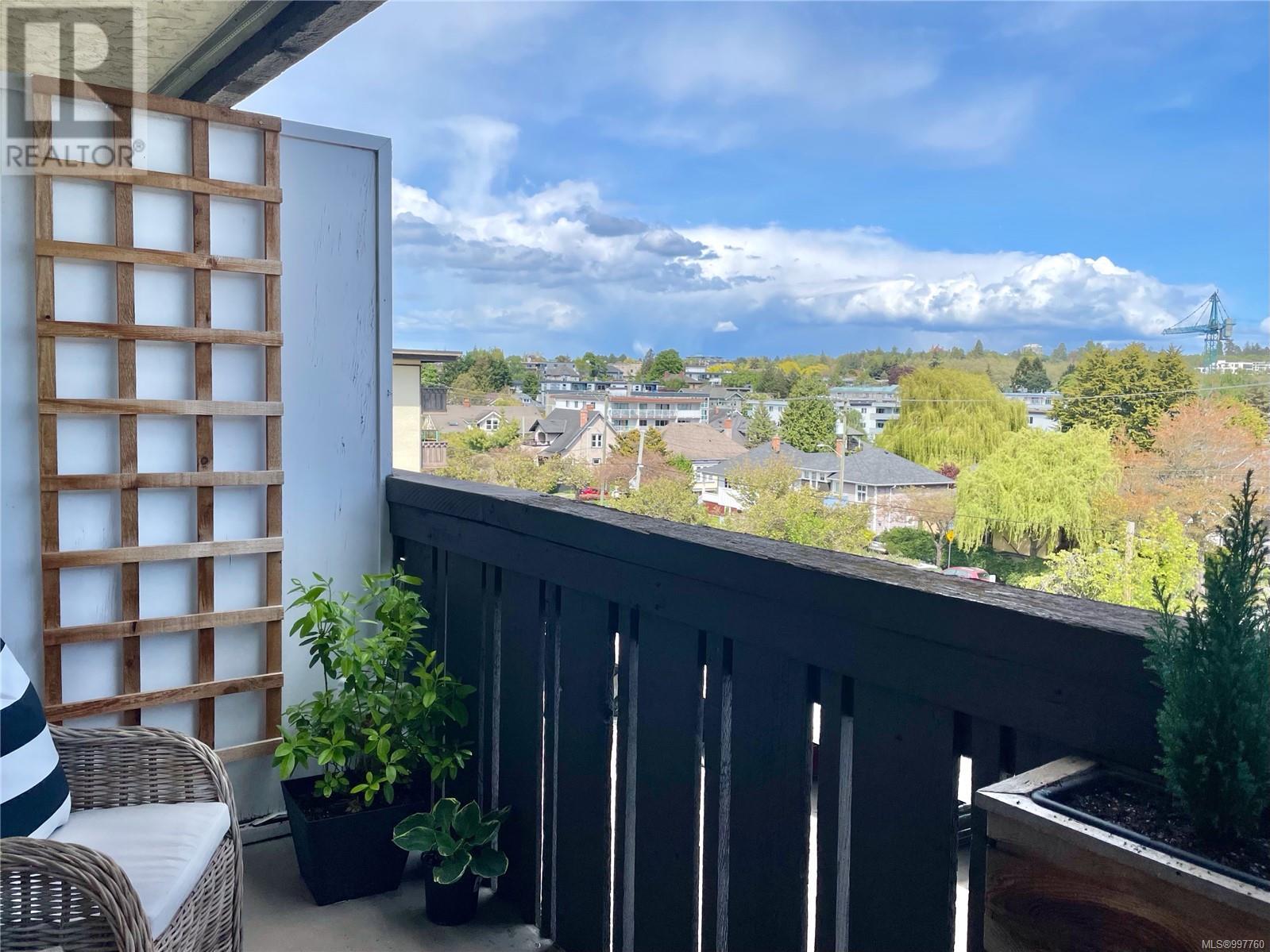 420 964 Heywood Avenue, Victoria