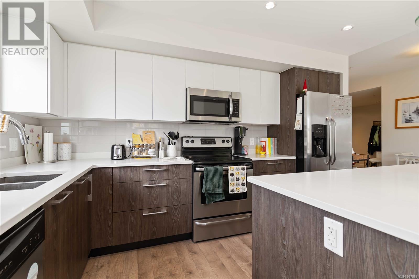 209 1000 Inverness Road, Saanich