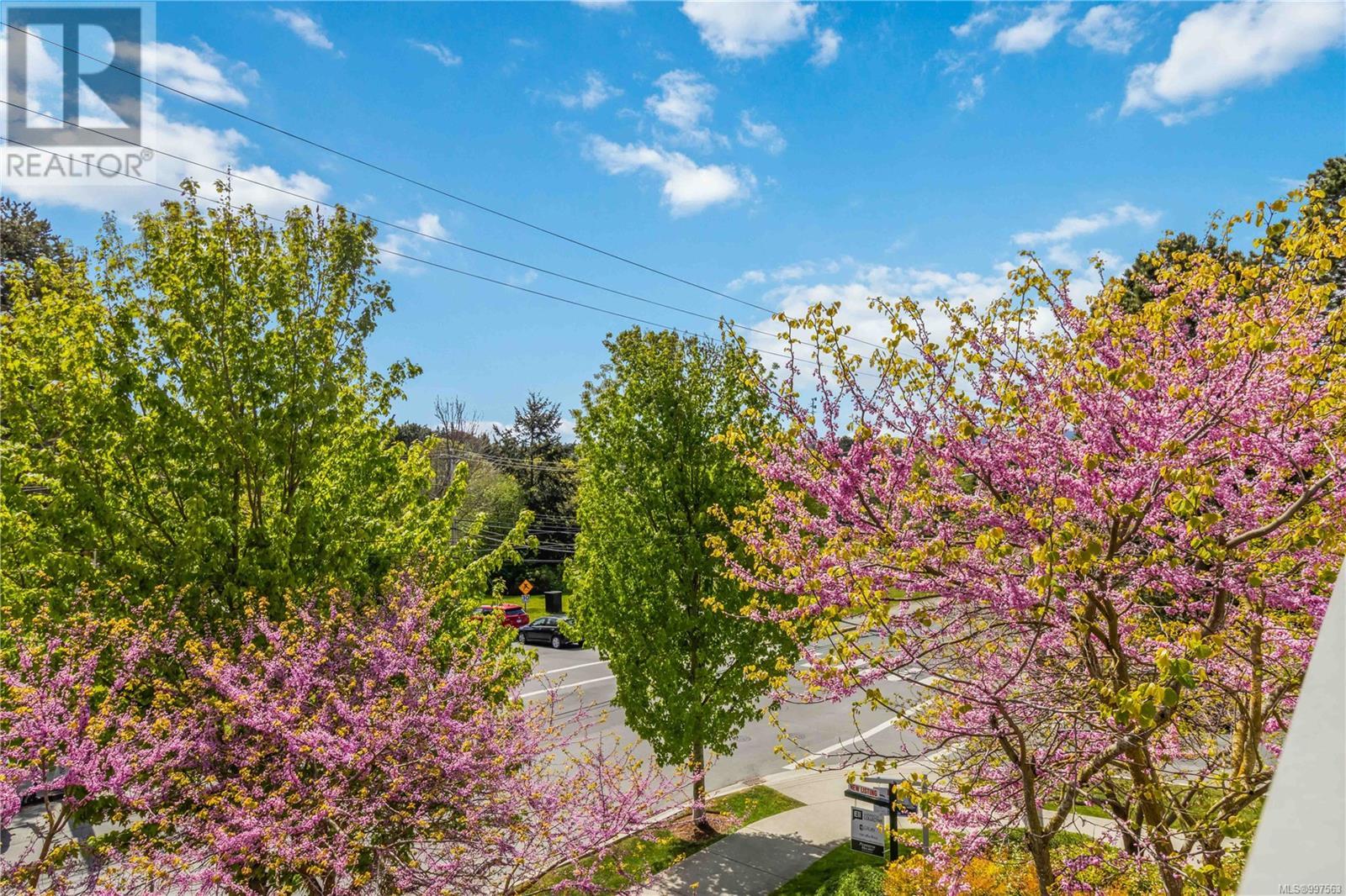 209 1000 Inverness Road, Saanich