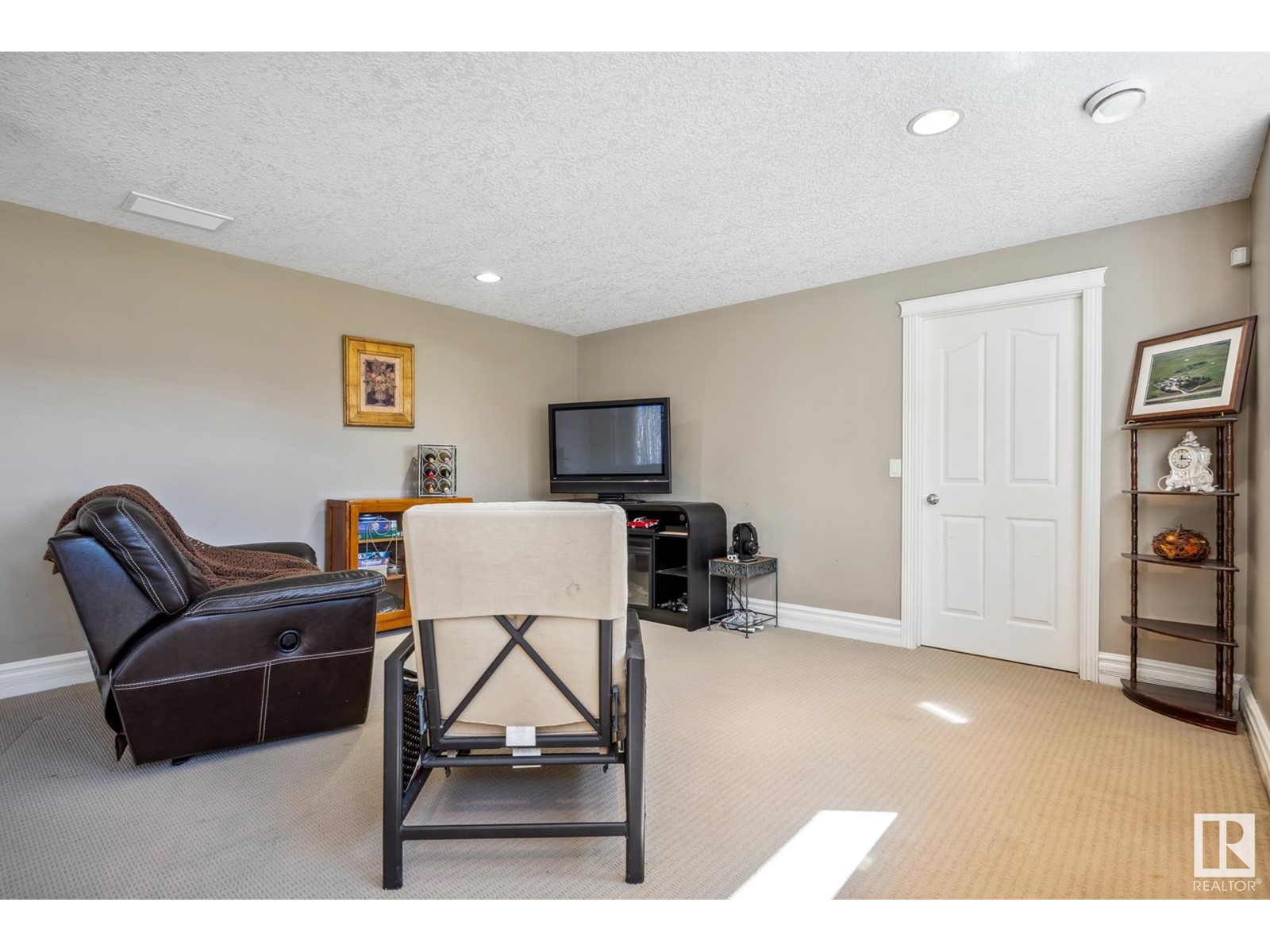 433 20212 TWP RD 510, Rural Strathcona County