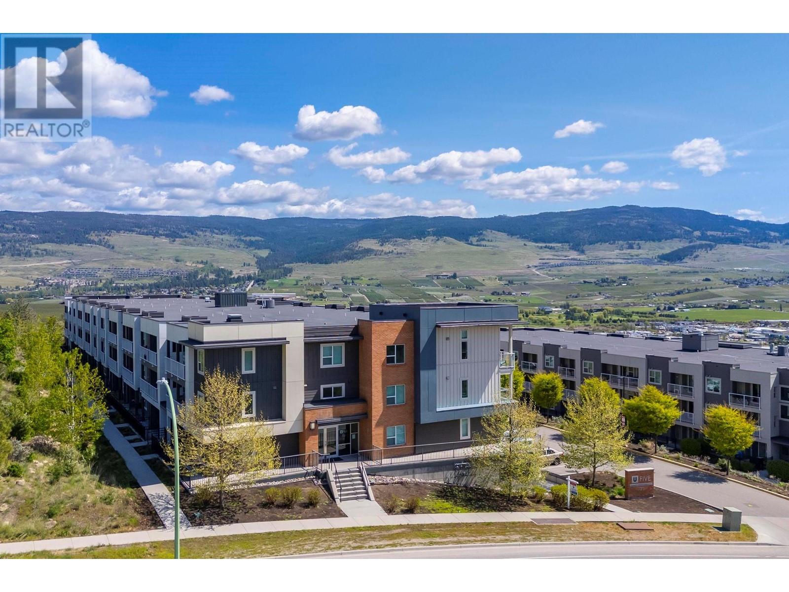 211 725 Academy Way, Kelowna