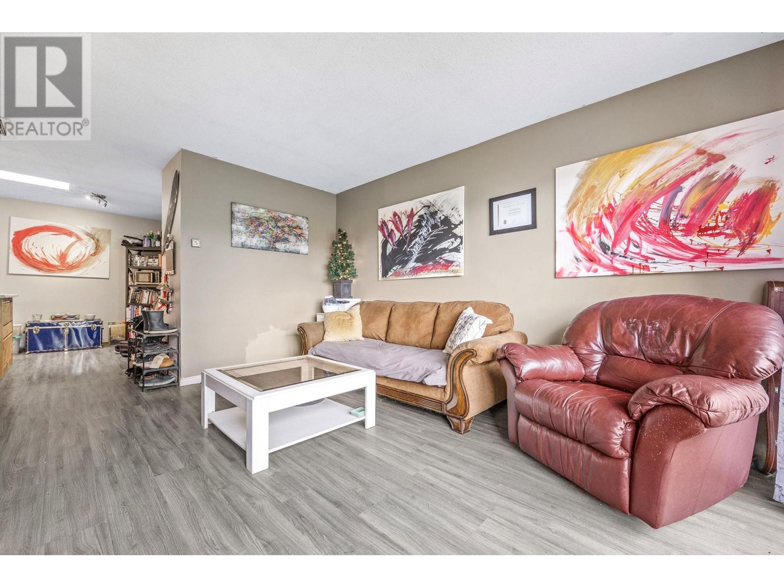 Photo 10 of 1333 Sutherland Ave Avenue Unit 4, Kelowna BC