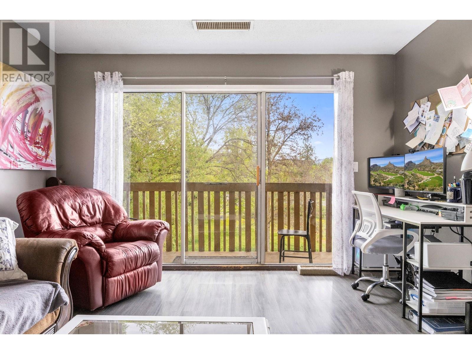 Photo 3 of 1333 Sutherland Ave Avenue Unit 4, Kelowna BC