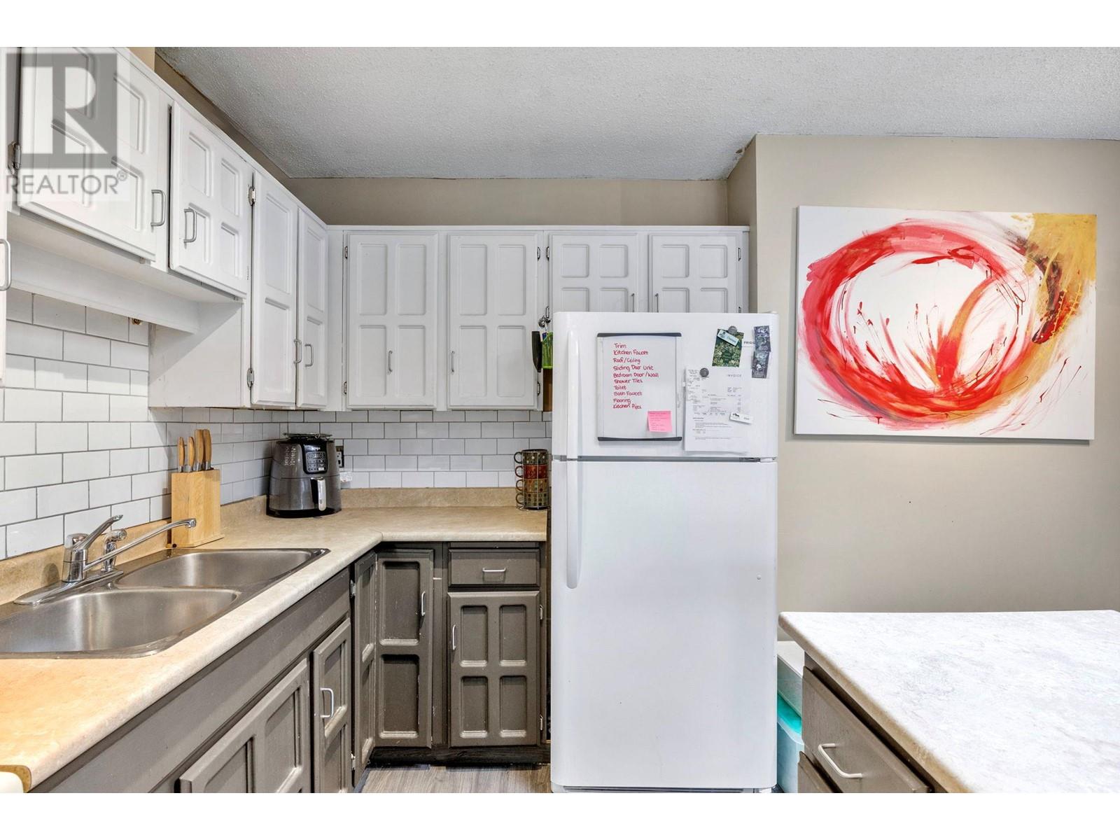 Photo 13 of 1333 Sutherland Ave Avenue Unit 4, Kelowna BC