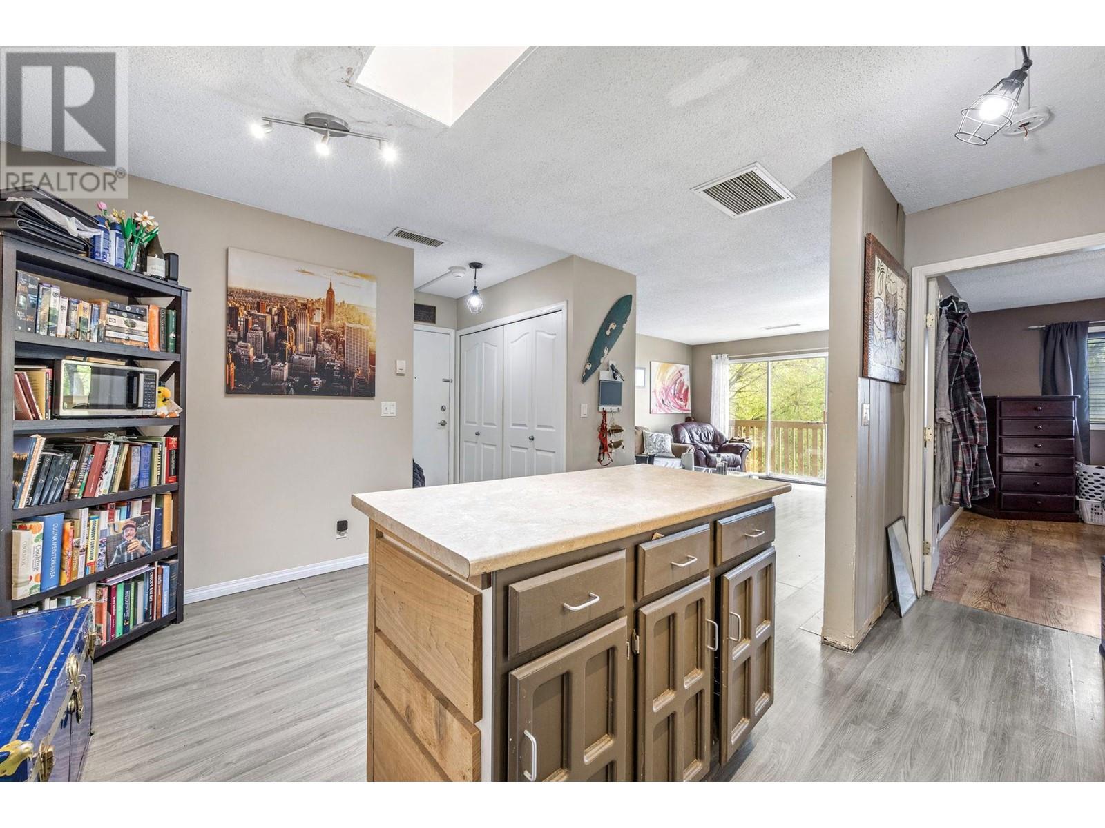 Photo 14 of 1333 Sutherland Ave Avenue Unit 4, Kelowna BC