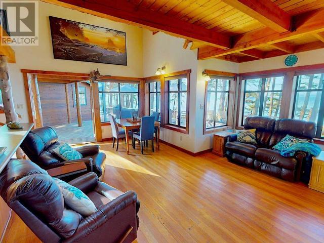 1147 SUNSET TRAIL, Savary Island