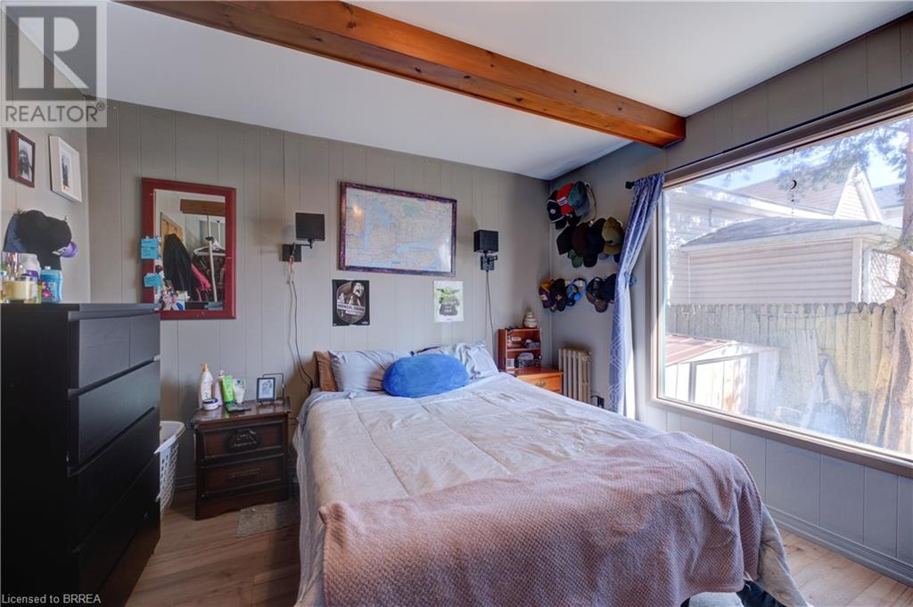 Photo 16 of 111 Erie Avenue, Brantford ON