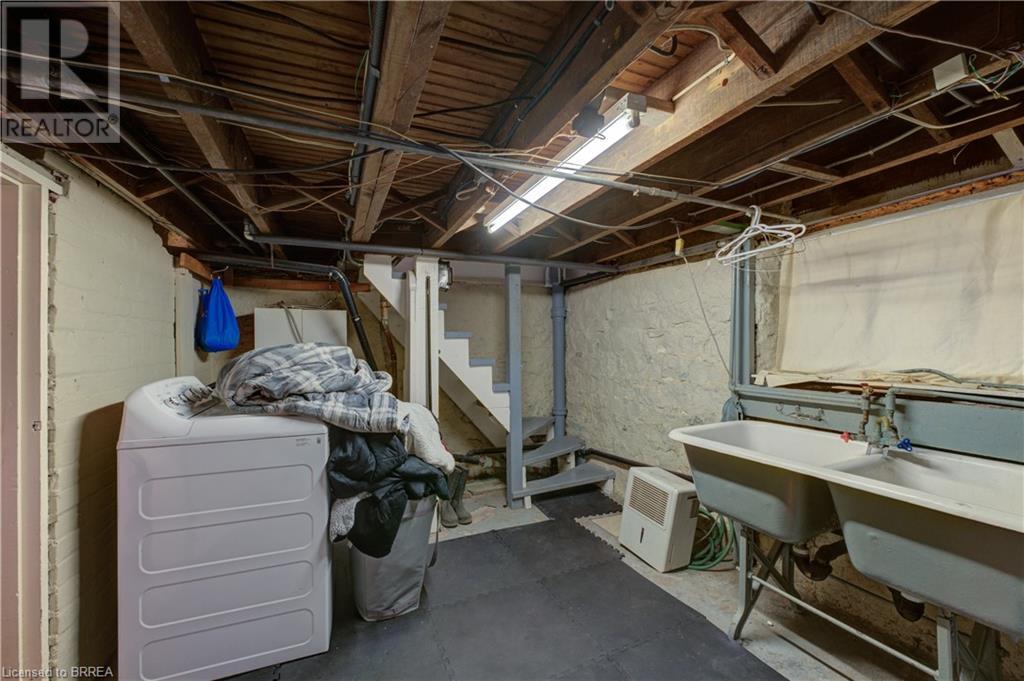 Photo 28 of 111 Erie Avenue, Brantford ON