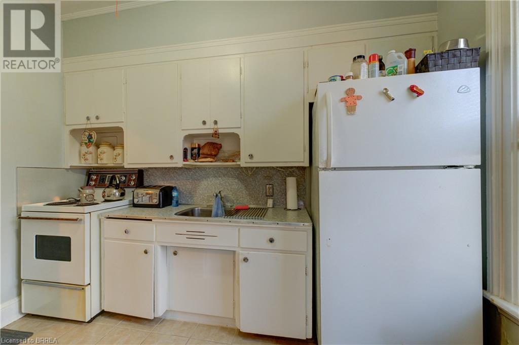 Photo 31 of 111 Erie Avenue, Brantford ON