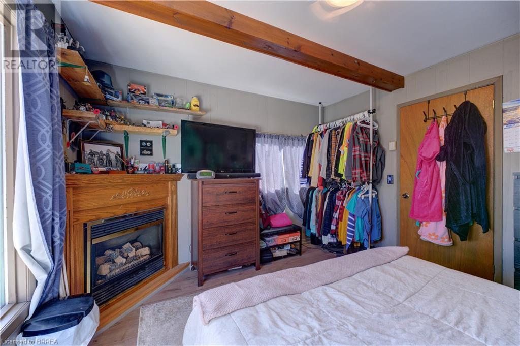 Photo 17 of 111 Erie Avenue, Brantford ON