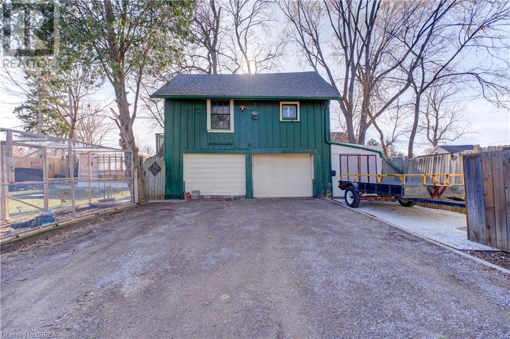 Photo 36 of 111 Erie Avenue, Brantford ON