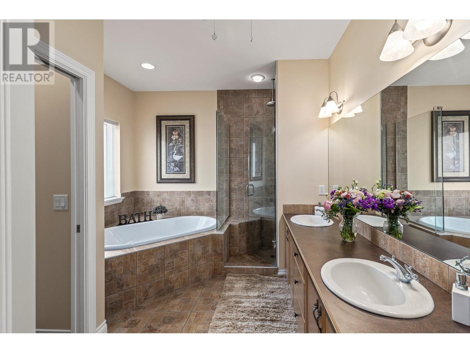  367 McCarren Avenue, Kelowna